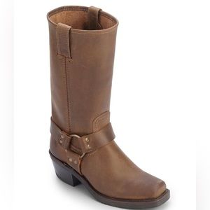 WOMEN FRYE HARNESS 12R BOOT, TAN IN SIZE 12